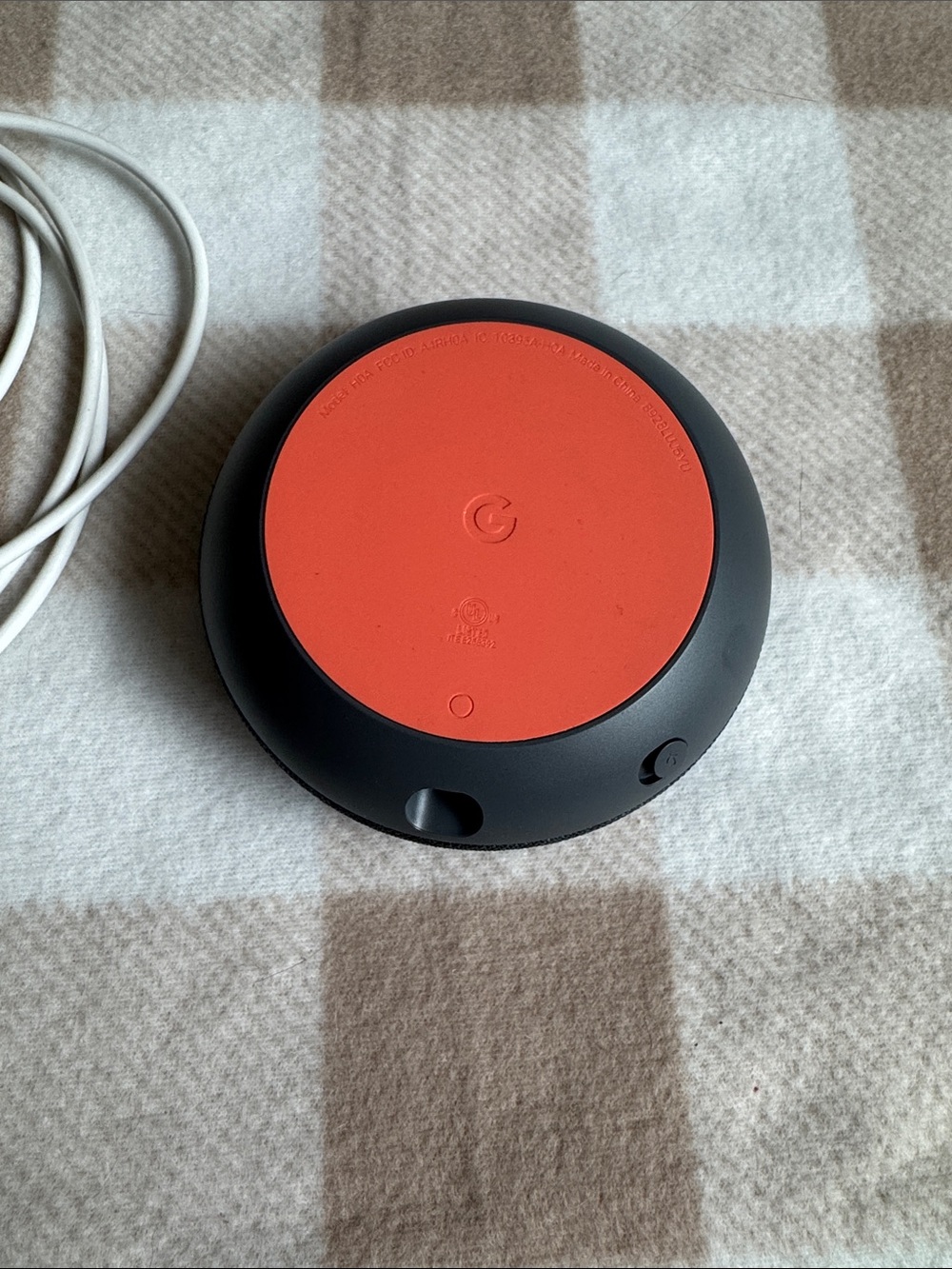 Google Home Mini - Picture 2 of 4
